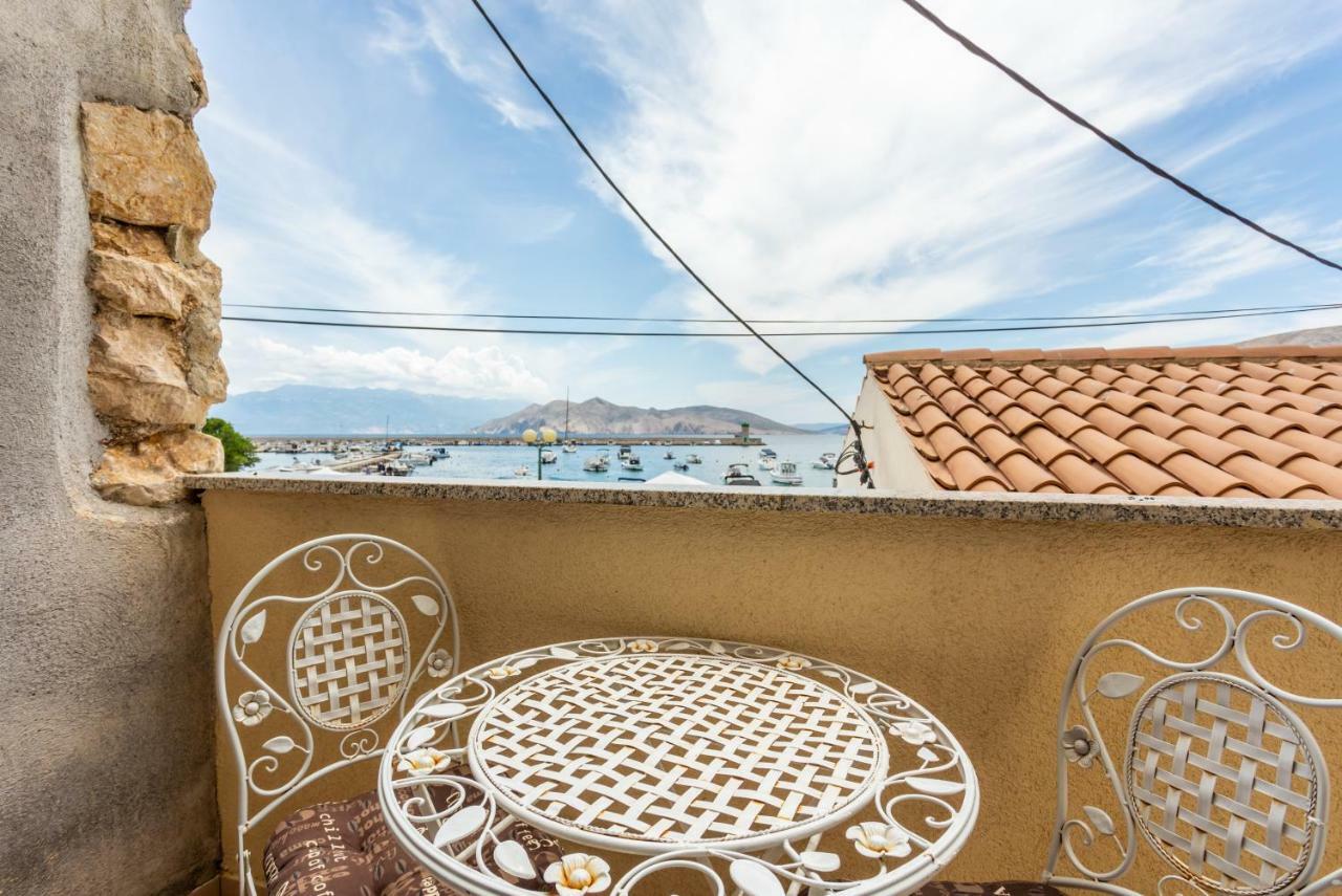 Apartments Riva Baška Buitenkant foto