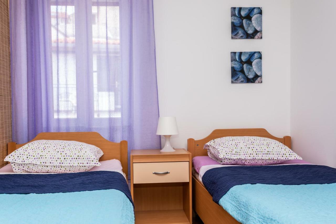Apartments Riva Baška Buitenkant foto
